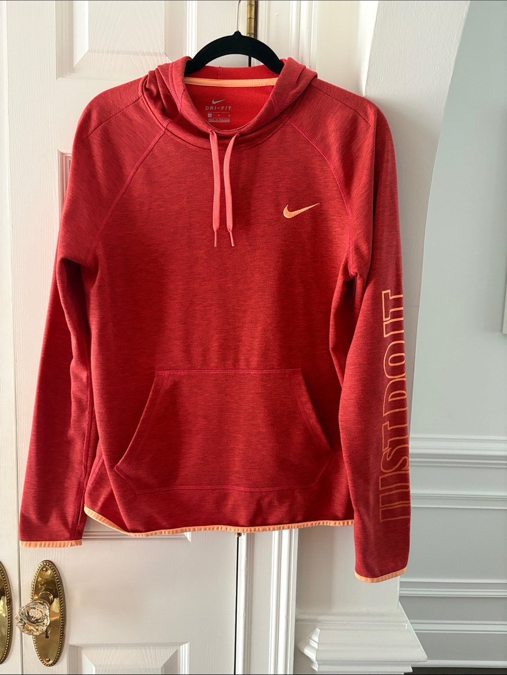 Nike Dri-FIT women's pullover hoodie sweatshirt Medium